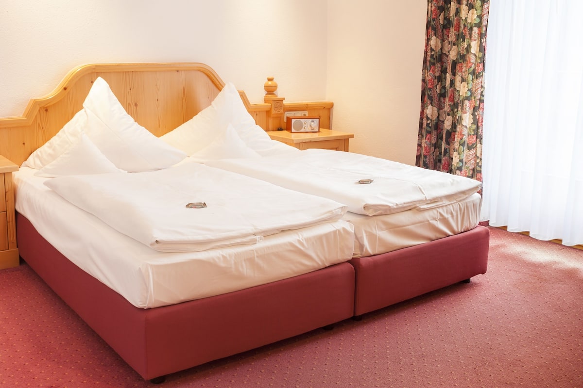 double room, city view | in-room safe, desk, iron/ironing board, cots/infant beds