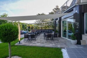 Bar (on property) - Holiday Resorts (Balatonszarszo)
