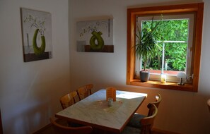 Breakfast, lunch and dinner served