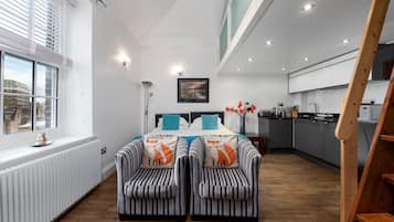 1 Schlafzimmer, Allergikerbettwaren, Zimmersafe, individuell dekoriert
