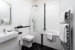 1 bedroom, hypo-allergenic bedding, in-room safe, individually decorated - Chelsea Green Apartments (London)