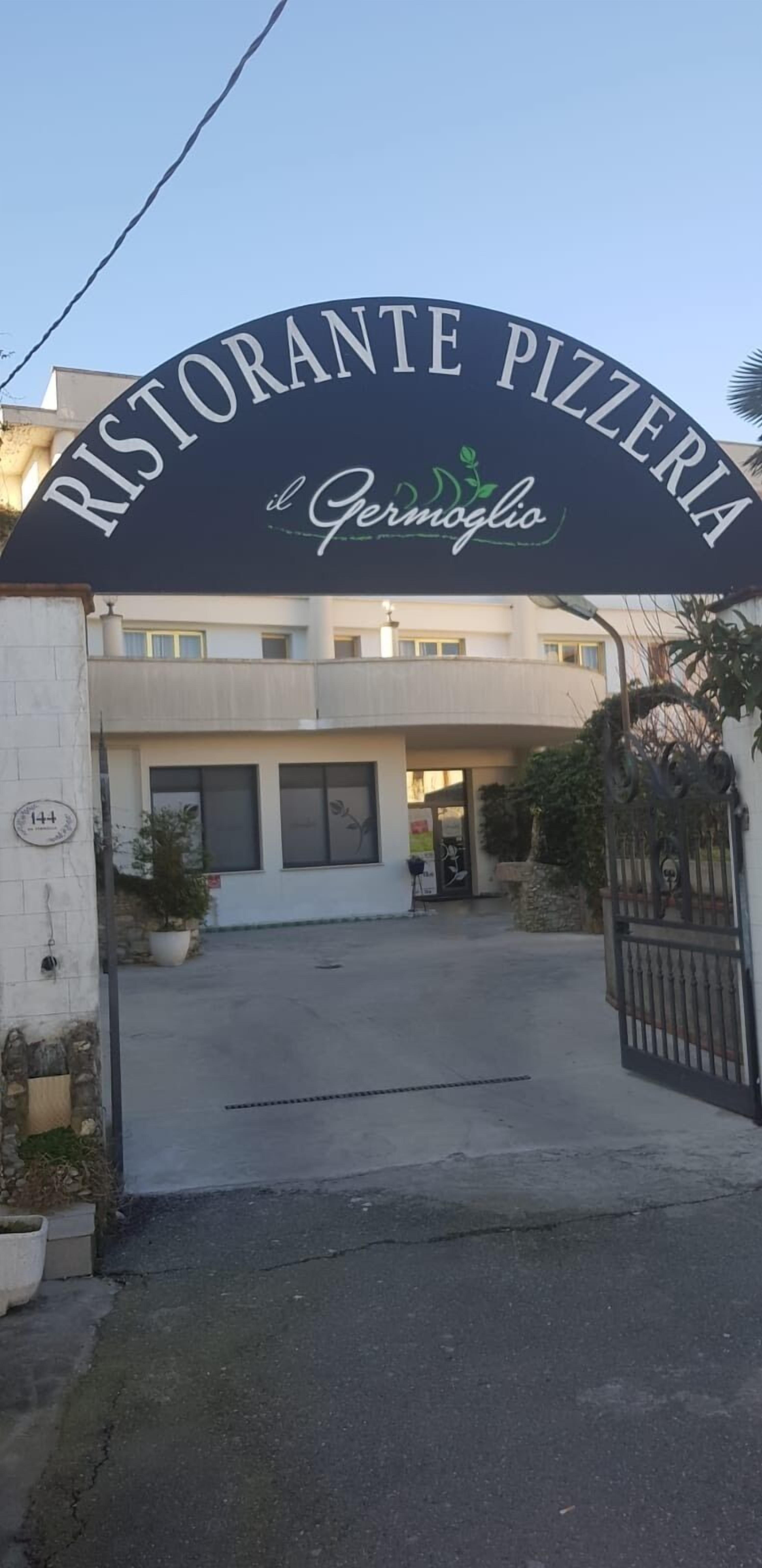 Déjeuner et dîner servis sur place