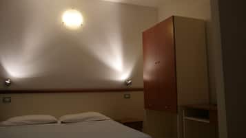 Triple Room | 1 bedroom, desk, free WiFi, bed sheets