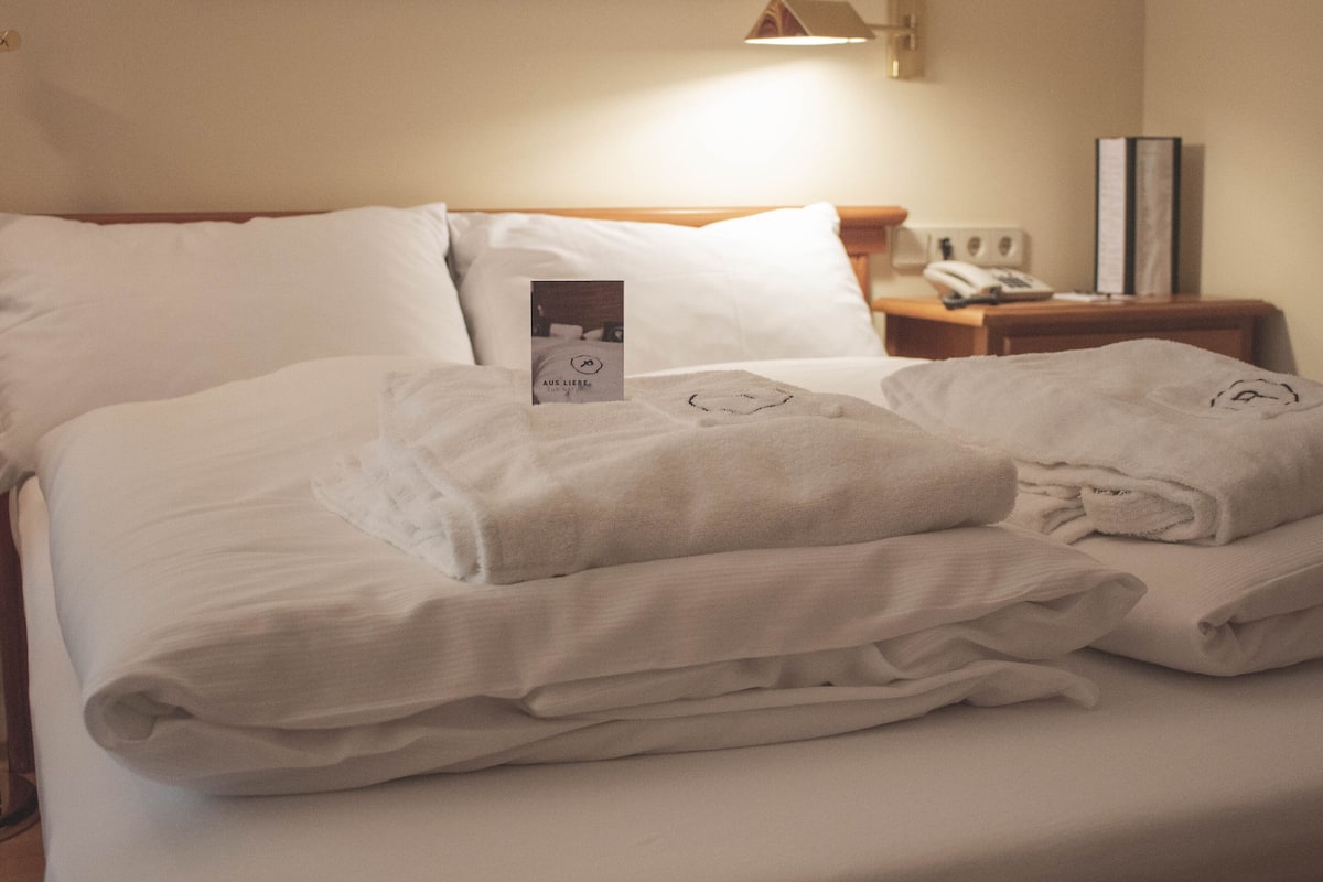 Economy Double Room | 1 bedroom, in-room safe, desk, free WiFi