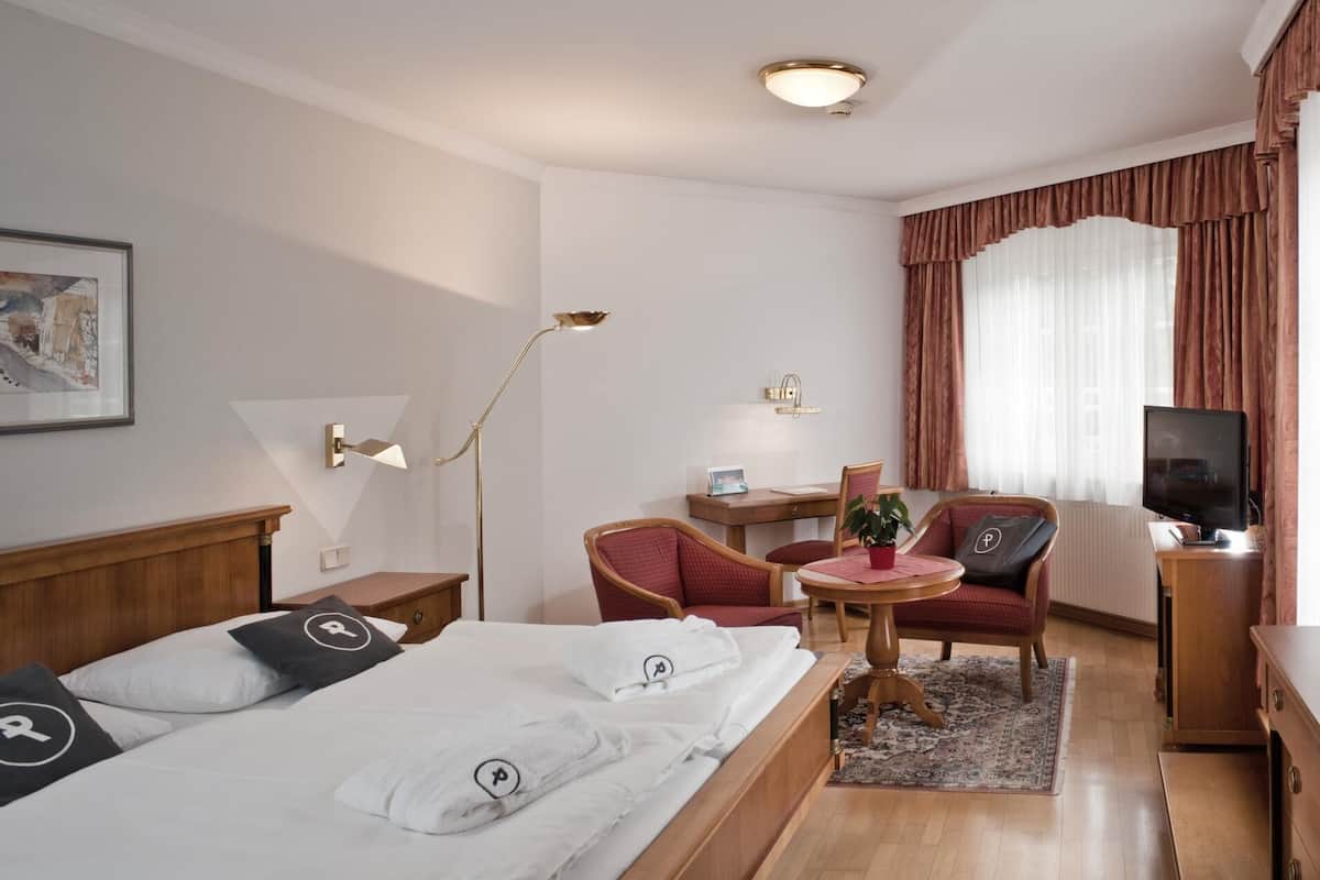Deluxe Double Room | 1 bedroom, in-room safe, desk, free WiFi