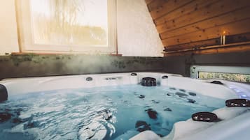 Apartment, Terrace (Sauna and Jetted Tub) | Private spa tub
