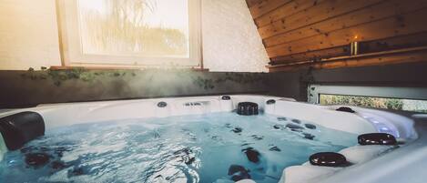 Apartment, Terrace (Sauna and Jetted Tub) | Tab spa persendirian