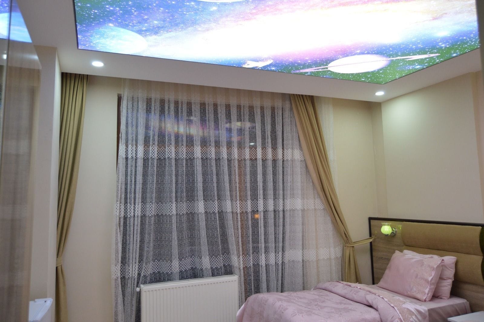 Triple Room | Minibar, desk, iron/ironing board, free cots/infant beds