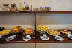 Free daily full breakfast
