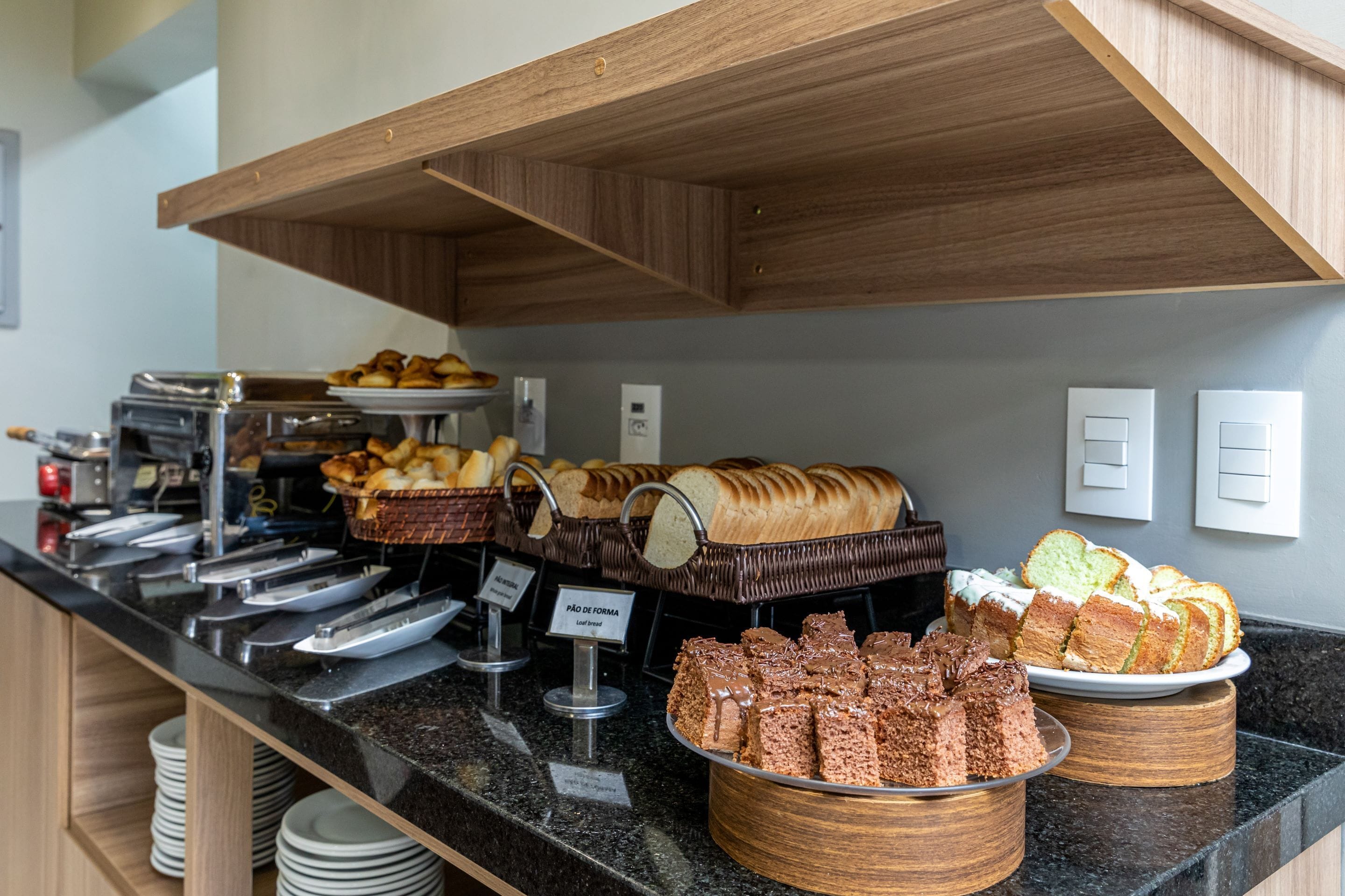 包含每日自助早餐