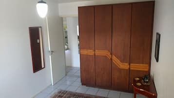 Apartamento | Wi-Fi de cortesia, roupa de cama