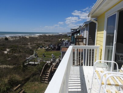 Oceanfront,  beachfront, sleeps 8, surf fishing, near pier, Small pets with fee.