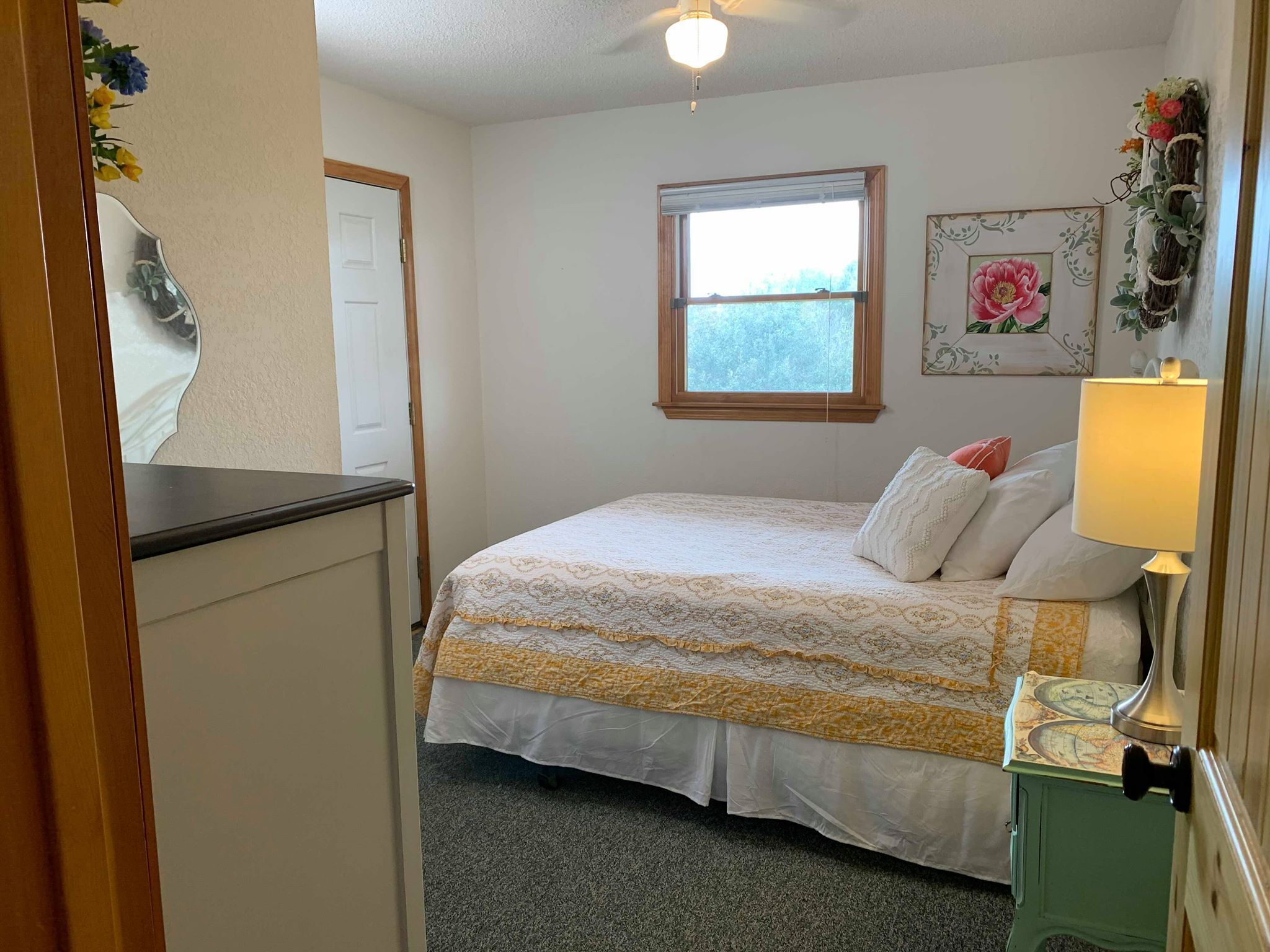 Forget Me Knot Corolla Oceanside, 5 min walk  to ocean,  views,   private, clean