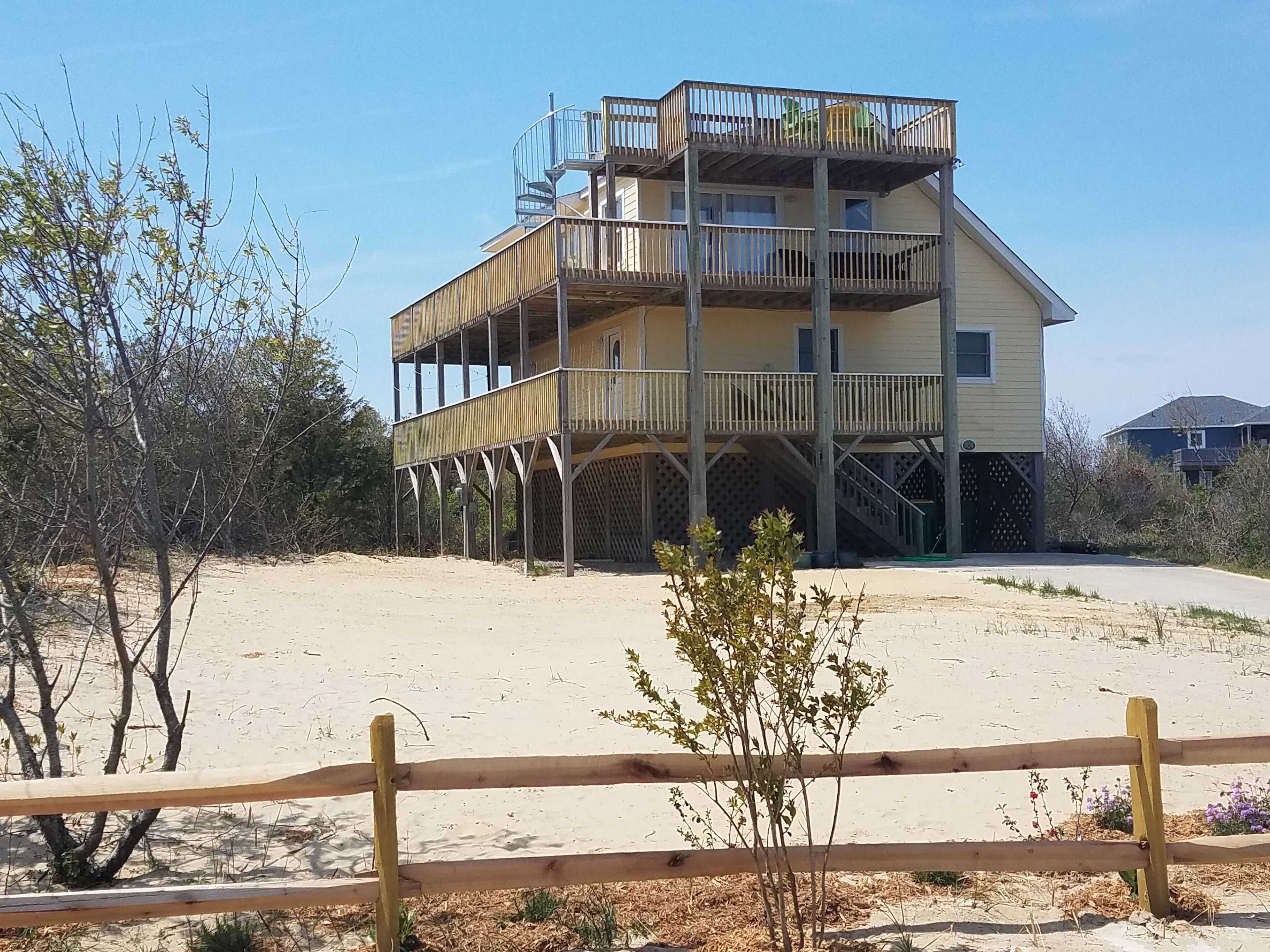 Forget Me Knot Corolla Oceanside, 5 min walk  to ocean,  views,   private, clean