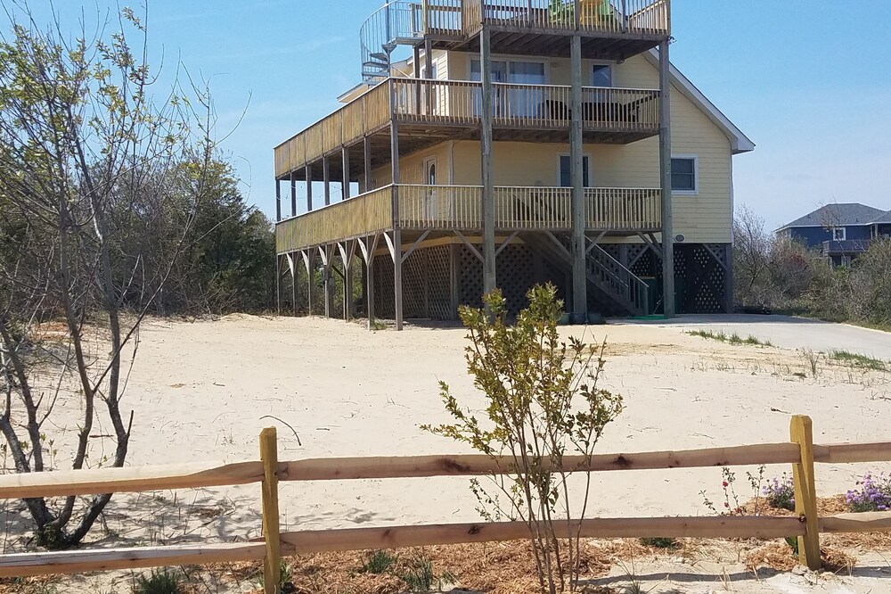 Forget Me Knot Corolla Oceanside, 5 min walk to ocean, views, private, clean