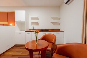 Living area - Ayenda Montreal Miraflores (Lima)