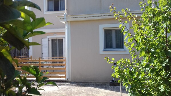 Exterior - 2 bedrooms apt, 4km from Lassi,8km from the Airport (Kompothekrata)