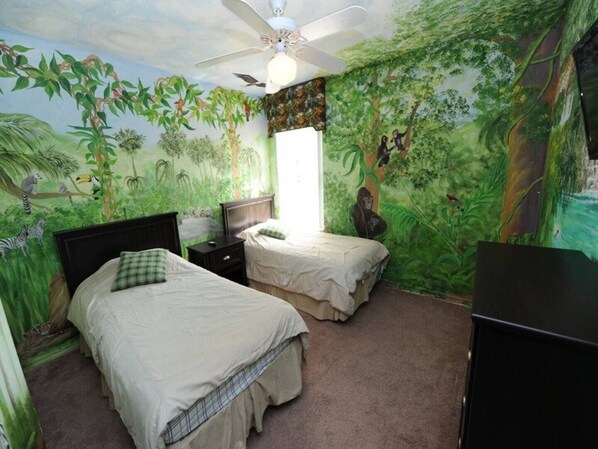6 bedrooms, iron/ironing board, free WiFi, bed sheets