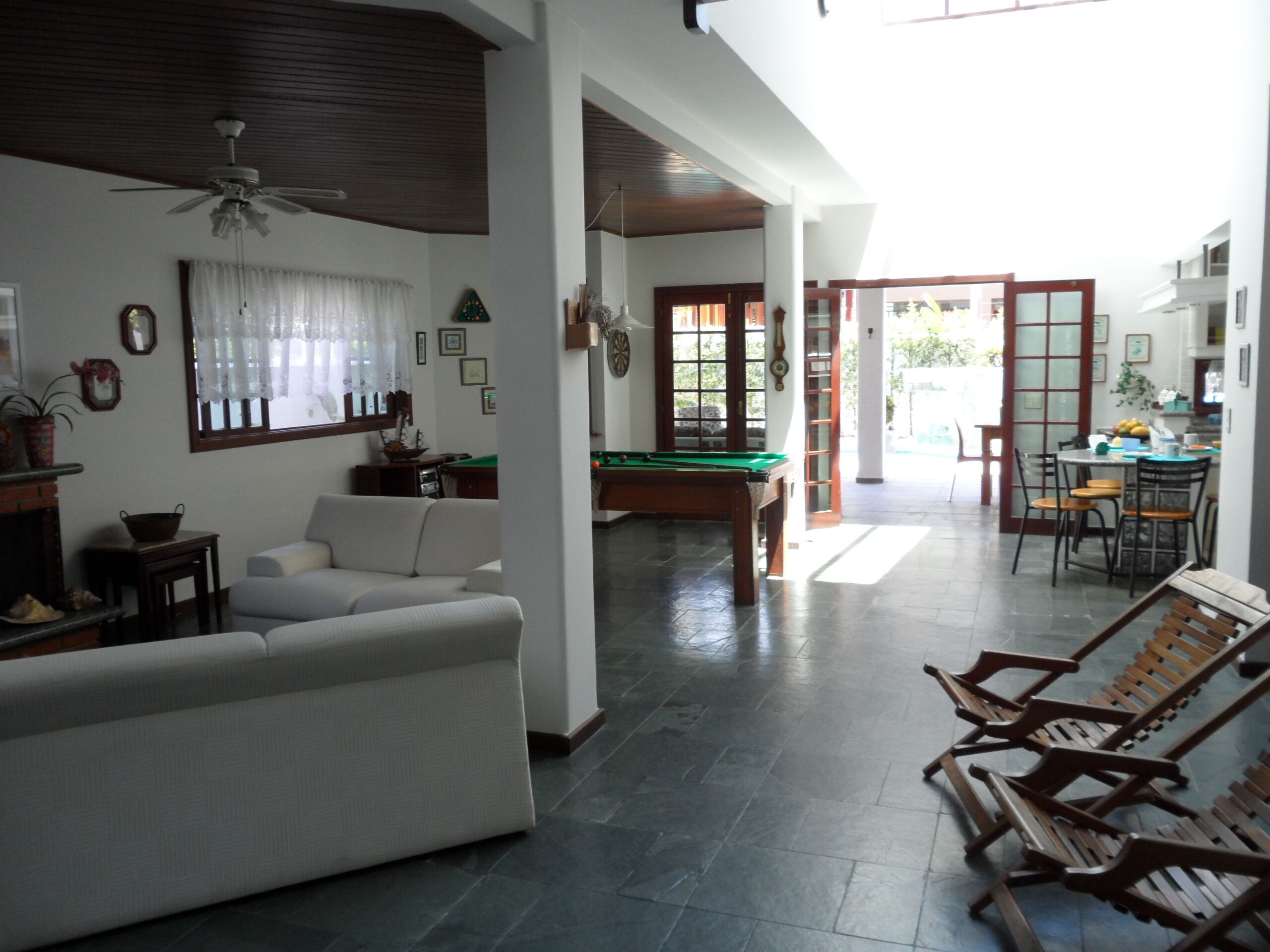 Comfort, safety and lots of free time! House w / pool - Cond. Hanga Roa - Bertioga