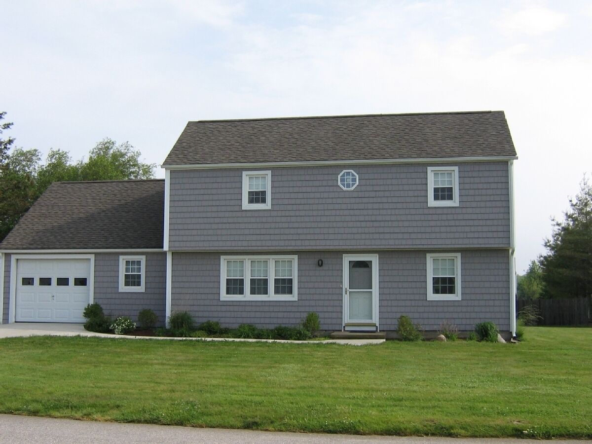 3bed/2bath home, Walk to Beach! 