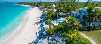 HYVIN NIMENETTU JA TÄYDELLINEN 5 makuuhuoneen rantakaupunki, jossa upeat näkymät TAR-lahdelle