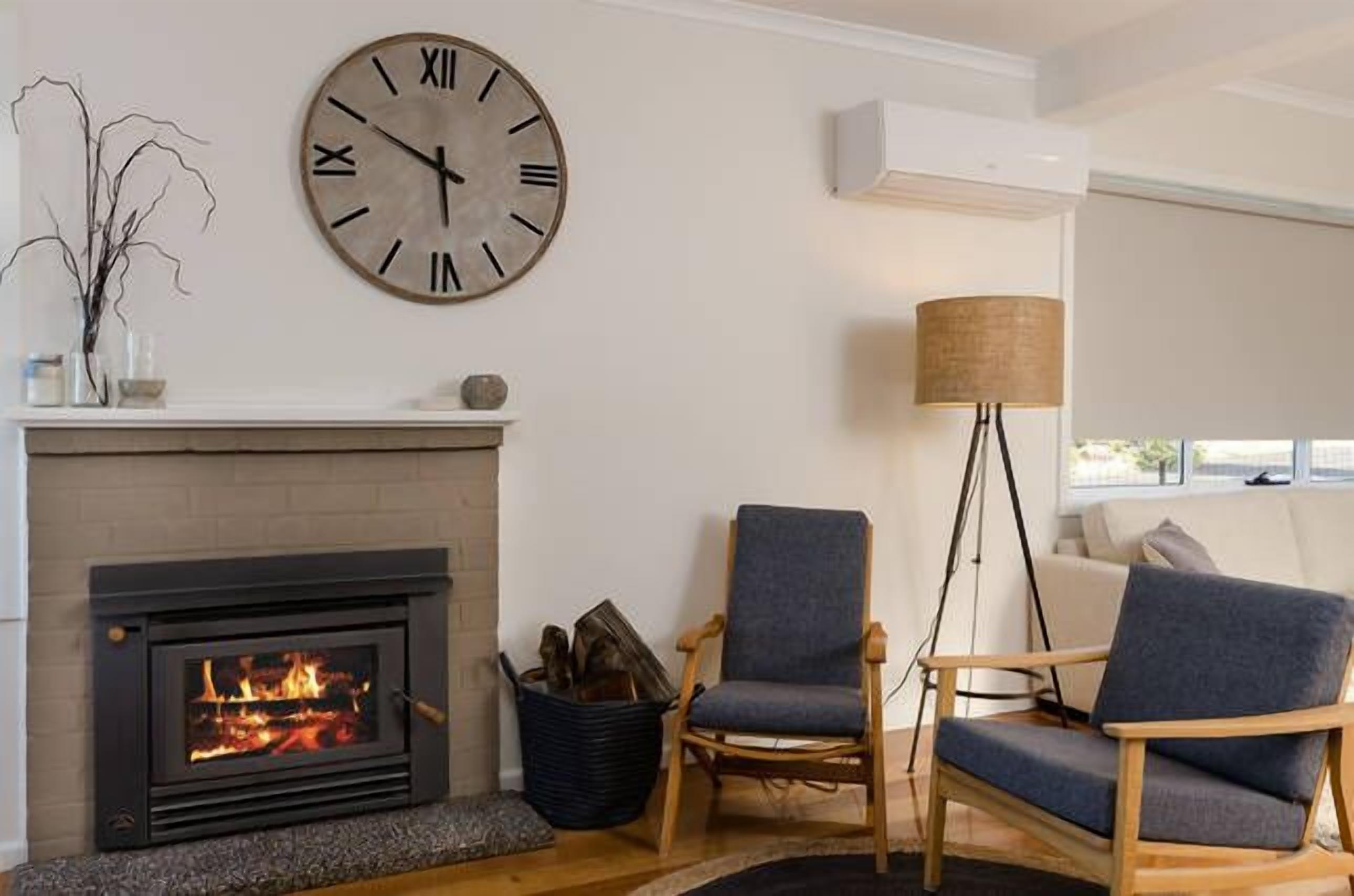 Penguin Beach House - seaside getaway — image 8