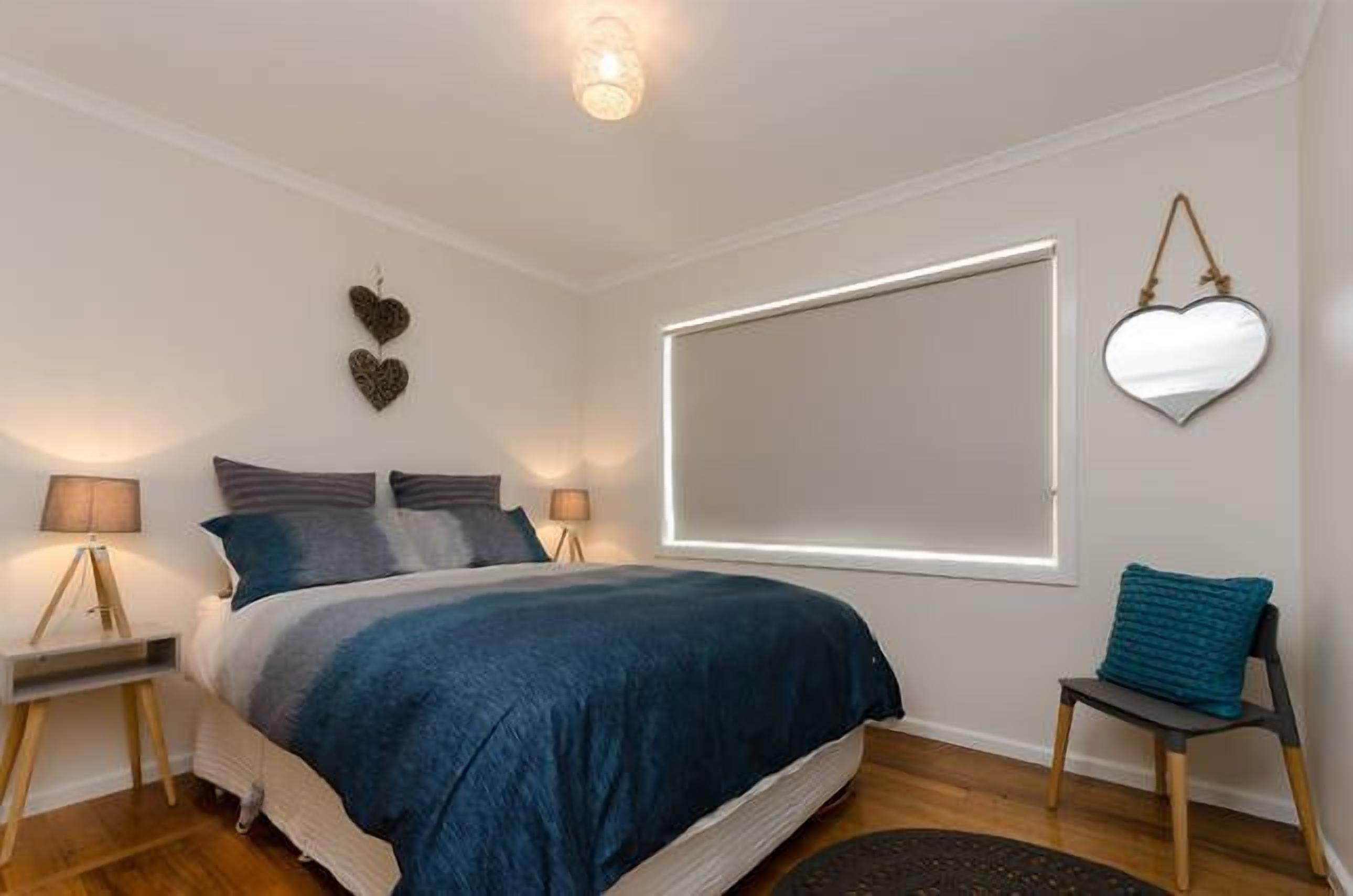 Penguin Beach House - seaside getaway — image 15