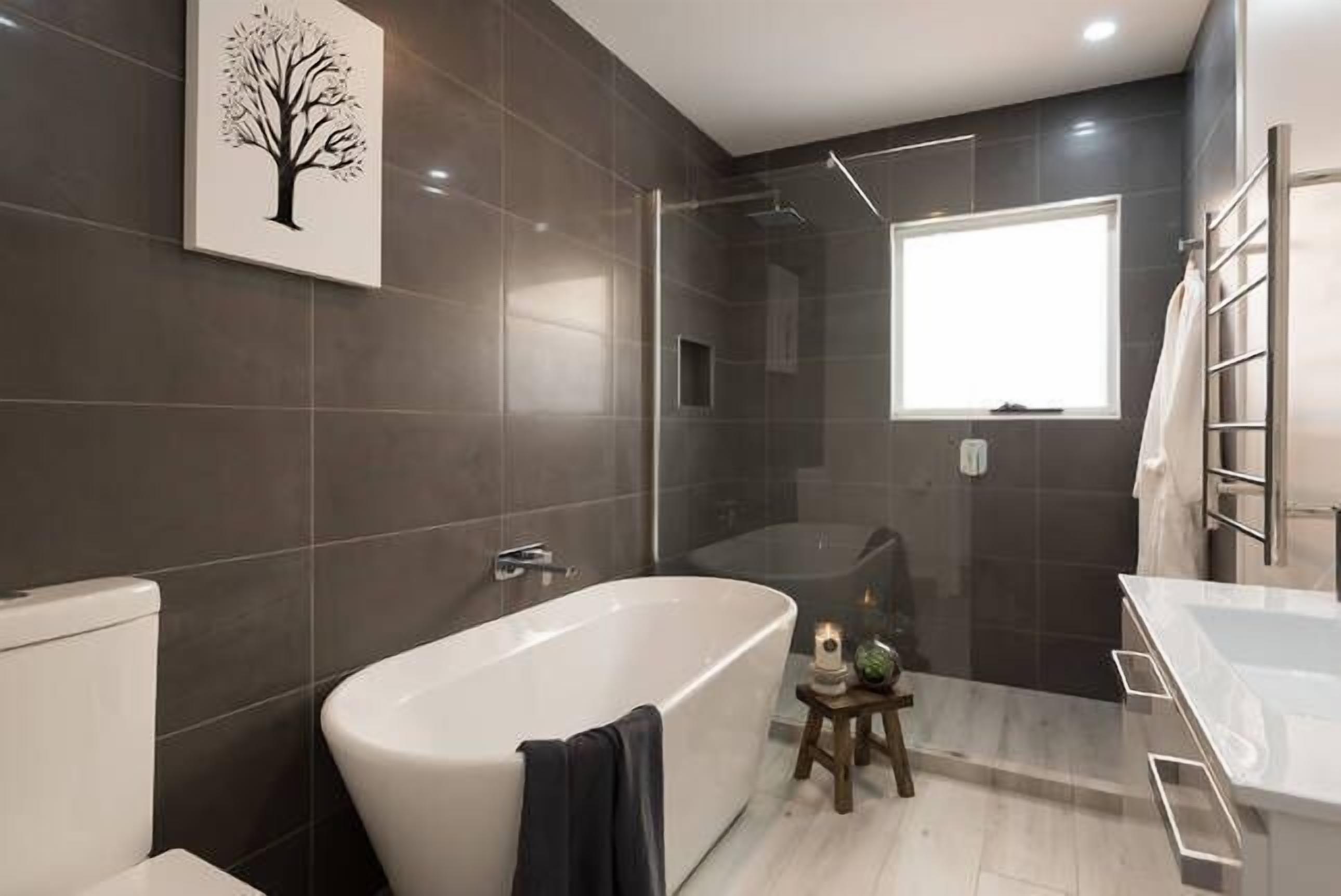 Penguin Beach House - seaside getaway — image 9