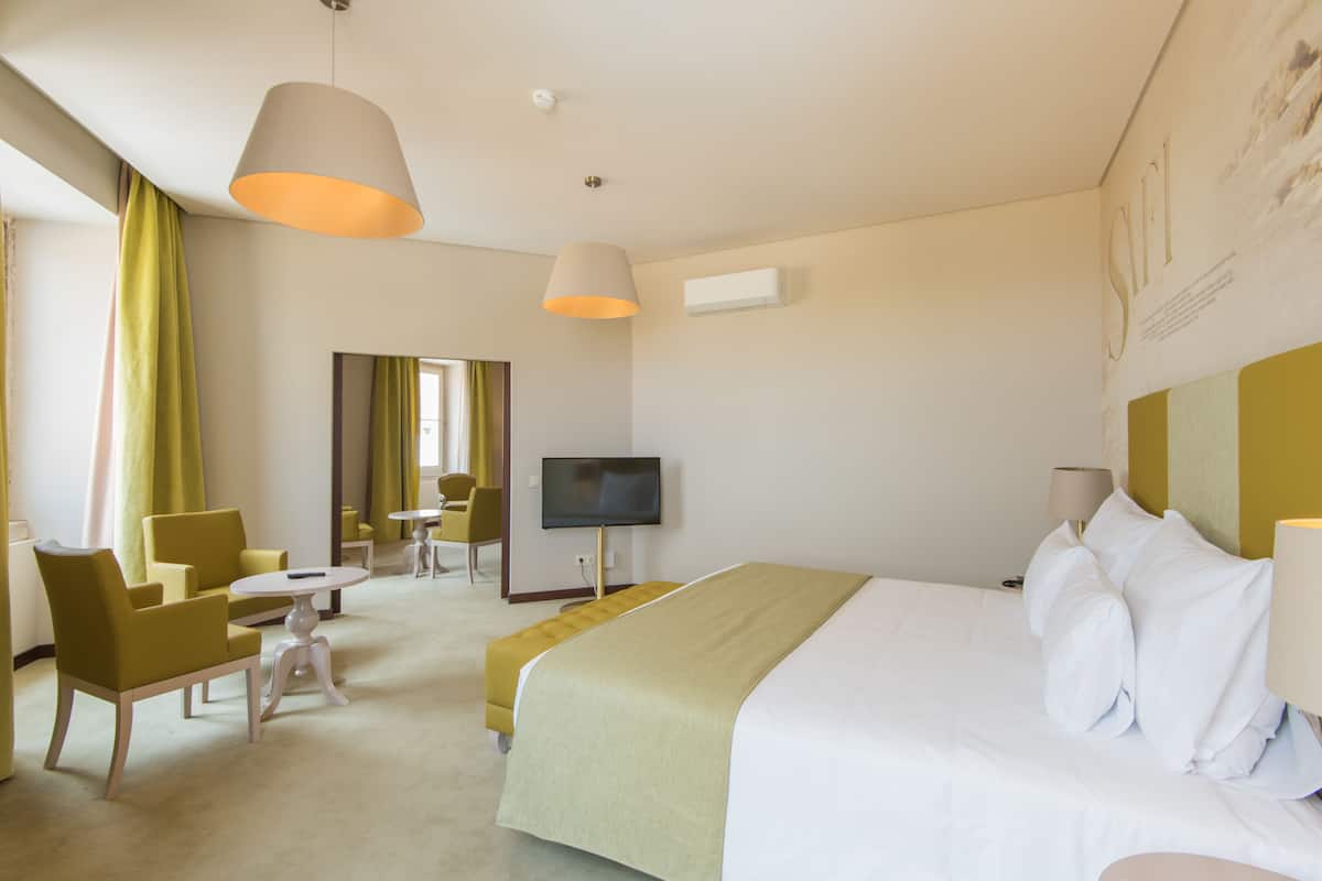 1 bedroom, in-room safe, desk, soundproofing