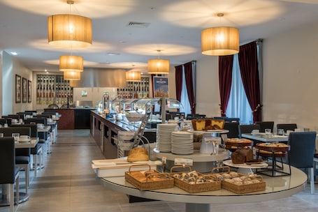 Desayuno buffet incluido todos los días . Vila Gale Collection Elvas Hotel