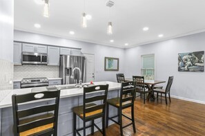 Fridge, microwave, oven, stovetop - Entire home minutes from downtown (Atlanta)