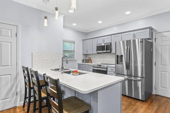 Fridge, microwave, oven, stovetop - Entire home minutes from downtown (Atlanta)