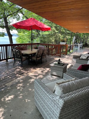 Outdoor dining - Newly remodeled lake home ! Steps away from the beautiful pike lake chain (Iron River)