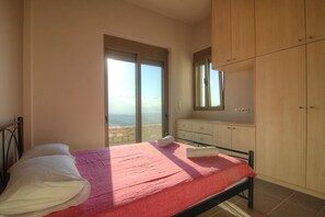 2 Schlafzimmer, Schreibtisch, Bügeleisen/Bügelbrett, kostenloses WLAN