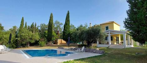 Piscina a l'aire lliure