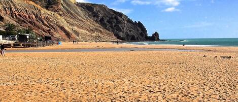 Beach nearby, sun-loungers, beach towels
