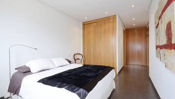 6 soverom, strykejern/-brett, wi-fi (inkludert) og sengetøy