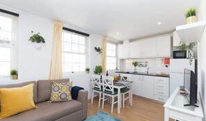 Téléviseur, bureau