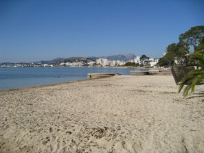 Platja a a prop 