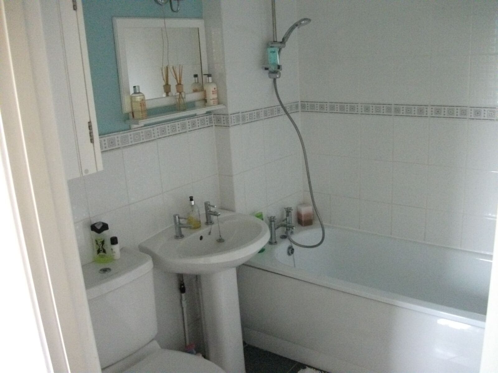 Dusche, Handtücher, Shampoo