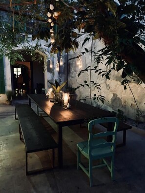 Outdoor dining - Big noble town house, private pool and garden in Felanitx, 7 bedrooms, sleeps 11 (Felanitx)