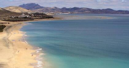 Upea merinäköala ylellinen huoneisto - aurinko-poistettu tilava terassi / ilmainen WiFi