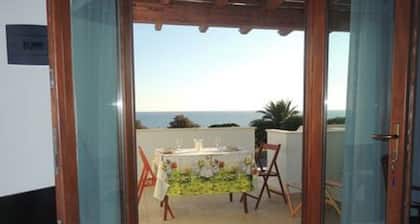 B-näköala merelle, Lungomare Tharros -