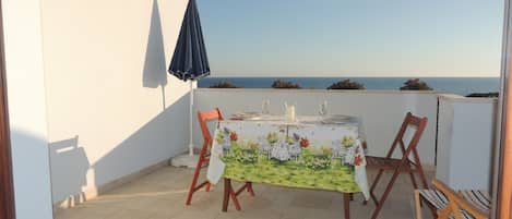 屋外ダイニングエリア