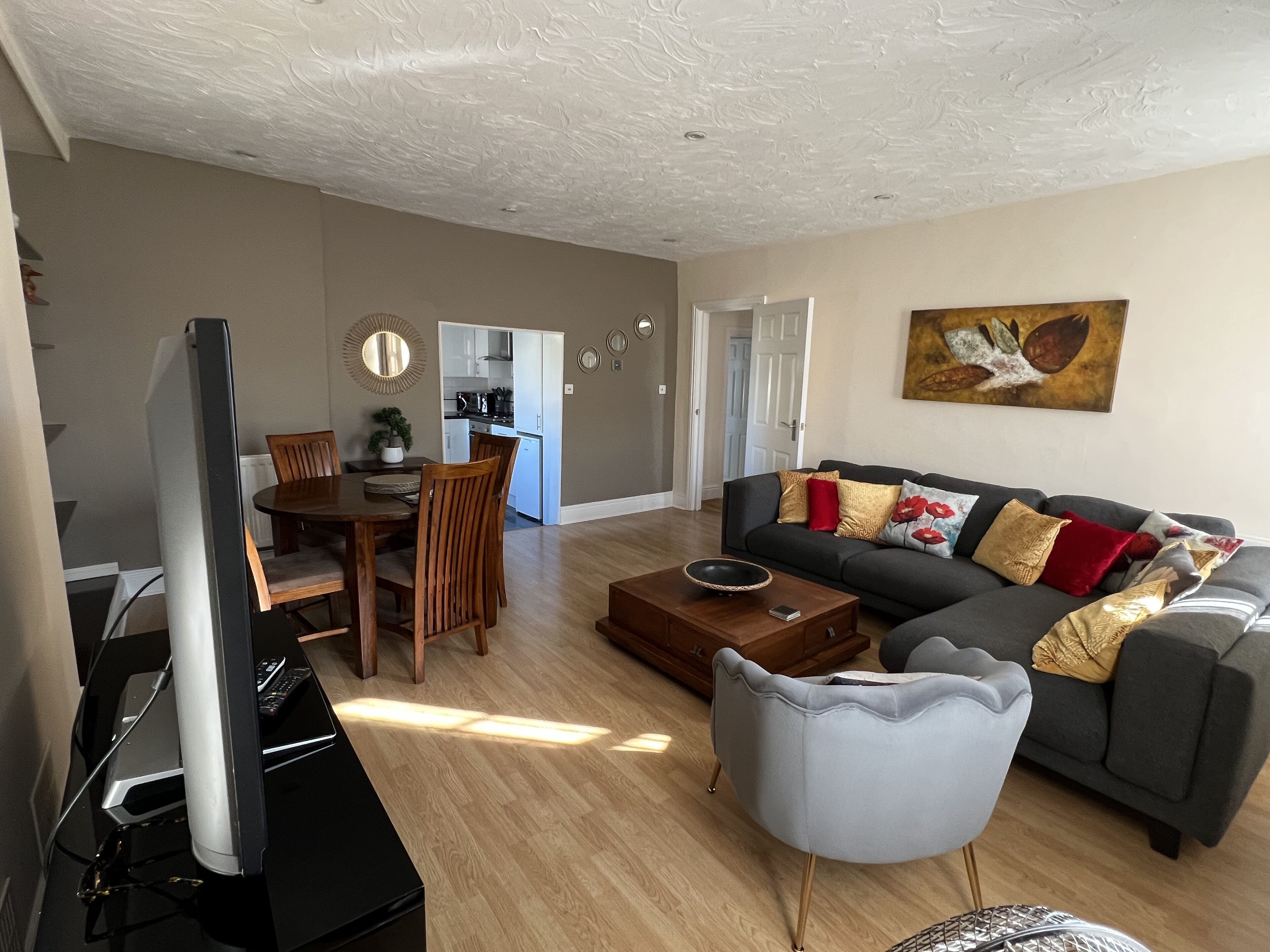 Yeovil Town Centre- Large 2 Bedroom Apartment 