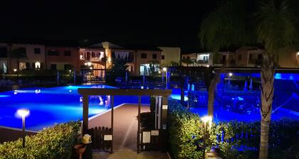 AFRODITE-Elegante Villa mit Blick auf den Pool