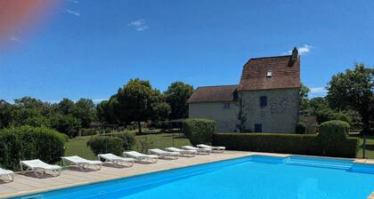 Maison de caractĂšre dans un beau jardin