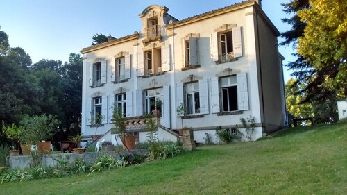 Master house for rent, Montreal de l'Aude - sleeps 20, secured pool
