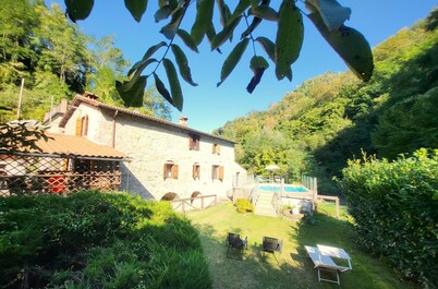 Converted Mill, Riverside, Pure peace! Walk to village. WIFI