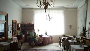 Tägliches inbegriffenes Frühstücksbuffet